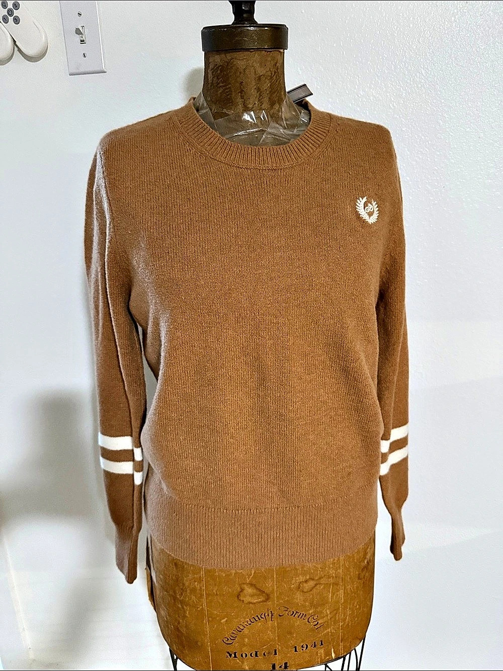 NWT Victoria’s Secret Collegiate Color Block Crewneck Sweater Brown Small NWT